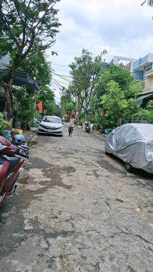 bán nhà mỹ an. đường 5.5m, vỉa hè 3m vị trí: mỹ an , khu vực sầm uất, tiện ích đầy