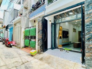 full nội thất, 3 pn, sát hẻm xe hơi, dân trí, ngay bv 175, sân bay 5 phút, dtst 72m2 giá 5.2 tỷ.