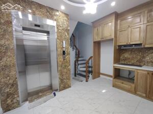 BAY GẤP - NHÀ ĐẸP 6 TẦNG - THANG MÁY - DT RỘNG - TT ĐỐNG ĐA - 9.3 TỶ