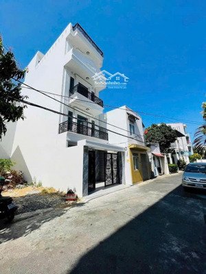 bán nhà đường lạc long quân, tpvt - mặt tiền vào gần, nhà 2 mặt tiền trước sau, hẻm 8m giá tốt