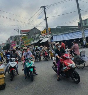 bán gấp nhà lầu giá đầu tư gần chợ 78 kdc vsip1.