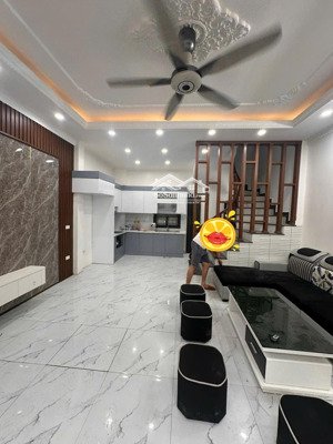 bán nhà ngay đường ngũ hiệp - diện tích 40 mét - gần chợ tương chúc - ô tô cạnh cổng - full đồ