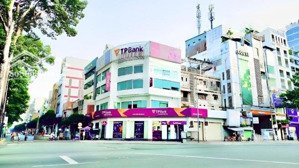 góc 2mt 68 quang trung | 12x18m | 3 tầng | cho thuê 250tr/tháng | giá 42 tỷ |