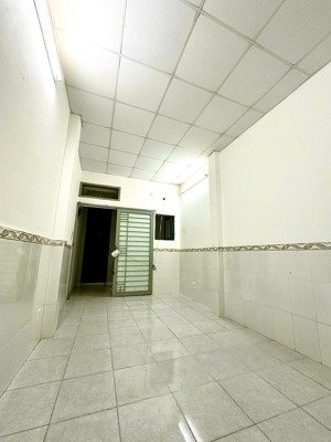 bán nhà 3 tầng hẻm 613/ đường 3/2, p.8, quận 10, gần mt đường, giá 5.25 tỷ/tl