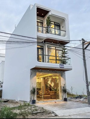 bán gấp căn nhà phố tại đồng đen,p14,q.tân bình.85m2/3ty950 .shr