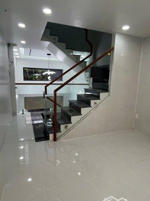 bán nhà lạc long quân, quận 11, đường 8m, nhà 5 tầng, 3.5 x 13m, 4pn-5wc, sổ hồng riêng