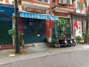 gia đình bán nhanh nhà 6 tầng x dt 42m2 phố pháo đài láng, ngõ ô tô tránh, kinh doanh. giá: 14.3 tỷ