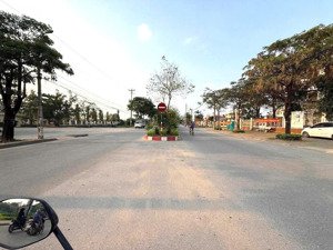 bán gấp đất đấu giá đại áng, ngay cạnh chợ, sổ đỏ, không lỗi. giá rẻ 