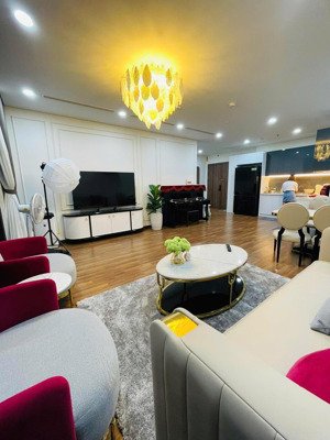 chính chủ bán căn hộ hoa hậu 110m mipec rubik 360 xuân thủy 3pn, 2wc, full nội thất, sổ đỏ/ hồng