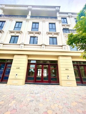 bán nhà 4 tầng diện tích 123 m2, đằng sau biển xanh cát trắng kinh doanh ở hay đầu tư quá đẹp