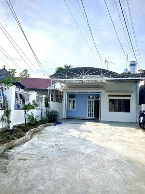 a379. bán nhà cấp 4 sân rộng, vĩnh hiệp - 3 tỷ 100