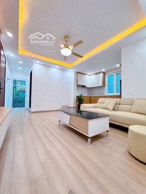 tập thể lô góc 3 thoáng đẹp như chung cư, khoảng 120m3 dtsd , 3 ngủ 2 wc , ô tô đỗ chân cầu thang