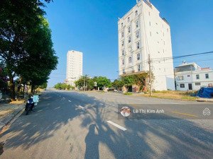 cần bán nhanh 2 cặp mt đường trần quốc hoàn hướng bắc 200m2 - hướng nam 225m2 - khu biển sơn thủy