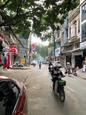 chính chủ cần tiền gửi bán gấp căn nhà kinh doanh thị trấn đông anh - hà nội