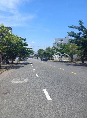 bán đất 200m2 tại trần quốc hoàn, 27,5 tỷ, view đẹp, sát biển, ngũ hành sơn, đà nẵng
