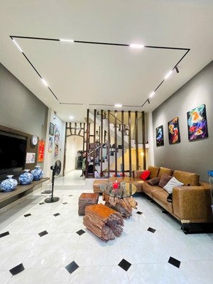 sở hữu ngay căn nhà lý tưởng đường man thiện chủ cần bán gấp 68m2 3pn giá 3 tỷ100 tr sang tên ngày