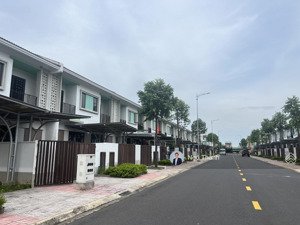 căn liên kế 2 tầng kđt sun casa central cần bán gấp