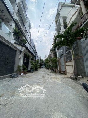 bán gấp nhà(4x16m) sẵn kết cấu hxh 5m ngay ngã tư nguyễn văn đậu-lê quang định. gía 10tỷ4