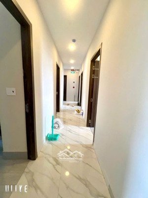 bán nhà chdv 4 tầng, 90tr/tháng, ngang 12m, full nội thất, gần bigc go dĩ an, đông hoà chỉ 19tỷ