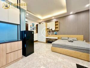 Căn hộ quận 10 studio ban công 35m2 gần UEH VẠN HẠNH MALL