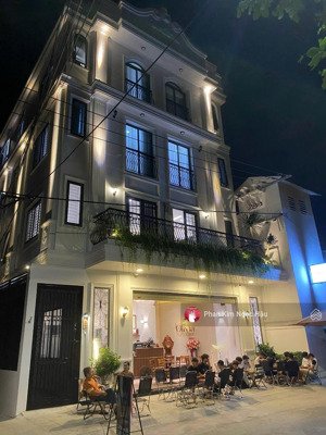 bán nhà 4,5 tầng mặt tiền đường chu văn an gần chợ đầm, cách biển chỉ 500mét. kinh doanh tốt