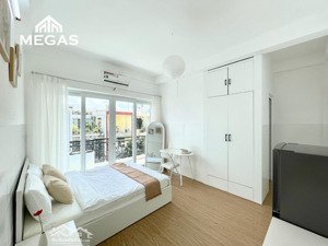 trống lại studio full nội thất - ban công view đẹp - vị trí ngay đảo kim cương