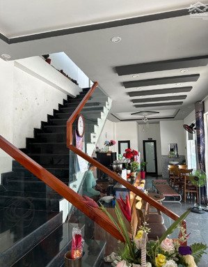 bán nhà 2 mặt tiền hai tầng đang khai thác quán cà phê đường 10.5m trần thủ độ - khuê trung