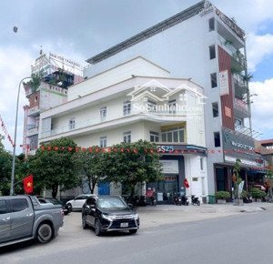 bán shophouse 3 tầng tại dĩ an, 26 tỷ, 160m2, mặt tiền 32m cực chất