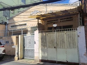 10x21m, xây dựng hầm 6 lầu, nhà c4 mặt tiền nguyễn khuyến, gần ngã năm bình hòa, bán 27 tỷ