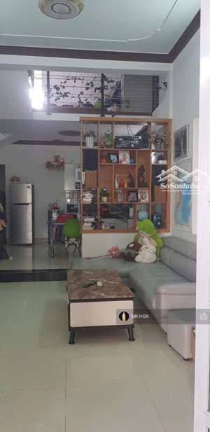 bán nhà 2 tầng , đầy đủ nội thất, đang cho thuê. giá rẻ 2,8 tỷ.