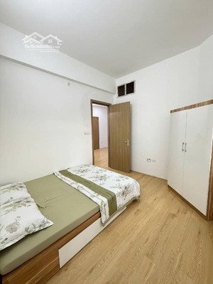 miếu đầm thang máy ngõ ô tô vào nhà - kinh doanh - ngõ thông nhỉnh 12tỷ mt5,2 dt 37m 6tầng