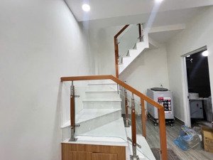 nhà mặt tiền quốc lộ 1k, thủ đức, diện tích 64m2, 1 lầu, giá nhỉnh 4 tỷ