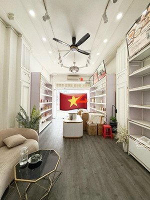 mt kinh doanh phạm ngũ lão gò vấp - 68m2, 4 tầng - dt cho thuê 35/ tháng - gia 13.x tỷ