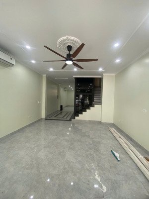 cho thuê nhà liền kề louis hoàng mai 100m2x5 tầng, hoàn thiện full, thang máy điều hòa, giá 45tr