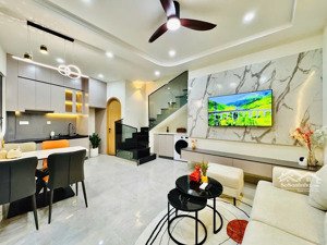 thích quảng đức 27m² 2 tầng 4.98 tỷ nhà mới tinh tặng full nội thất