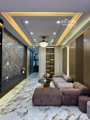 8tỷ hơn bán nhà xuân la tây hồ, gần phố giáp ngoại đoàn , đại sứ quán hàn quốc, dt -60m2 x 5 tầng .