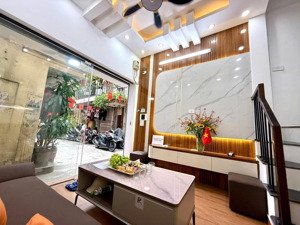 bán nhà phố mai anh tuấn , hồ hoàng cầu,, quận đống đa, 5 tầng , 3ngủ,sổ đỏ đẹp, 4.880 tỷ