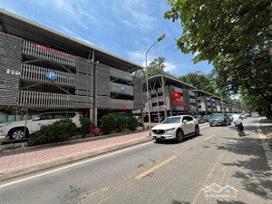 bán nhà ngọc khánh dt34m2 4t giá 8.75 tỷ ngõ ba gác tránh gần phố vị trí đẹp, nói thông với qh