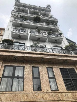 tiện ích và dịch vụ tiêu chuẩn của khách sạn 6 sao - thư giãn tất cả đều ở hệ đẳng cấp tận hưởng c