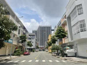 bán nhà mặt phố uni-town, 6,5 tỷ, 110m2, đẹp, nhiều tiện ích