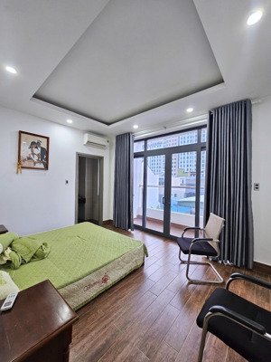 nhà nguyên căn 3 tầng 120m 3