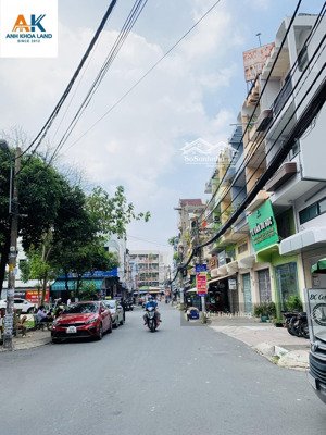 8 tỷ nhà đẹp 4 tầng ngay trung tâm thủ đức - hxh thông - ôtô đậu trong nhà - ngang 8m