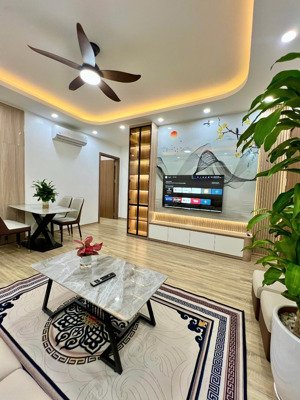 chuyển về quê gia đình em cần bán lại căn sổ đỏ giá tốt nằm giữa trung tâm thành phố hà nội