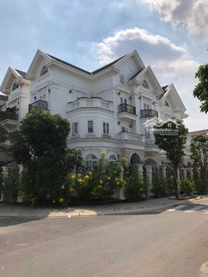 bán biệt thự góc 2 mặt tiền khu cityland garden phường 5, dt: 9,7 x 21 nhà có thang máy