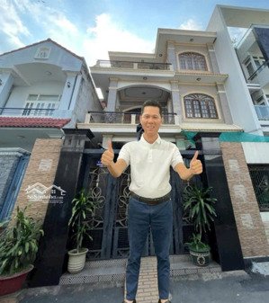 bđs. biệt thự vip , 3 lầu, giá chỉ: 19 tỷ (177m2), sát vincom, gametro, bình thọ, thủ đức