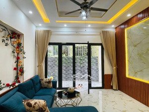 bán nhà phố kim ngưu. gần lò đúc. ngõ rộng,gần ô tô. dt,45m x 5 tầng 4 ngủ. mt,4m. giá, 7,5 tỷ