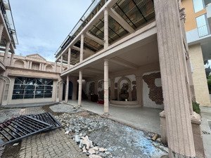 cho thuê mặt bằng trần hưng đạo ngang 15 mét . view sông hàn siêu đẹp