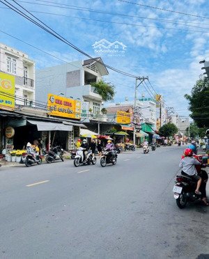 gấp gấp căn nhà mặt tiền trần thị cờ kinh doanh buôn bán ngày đêm vi tri ngay chợ gia rẻ nhỉnh 7ty