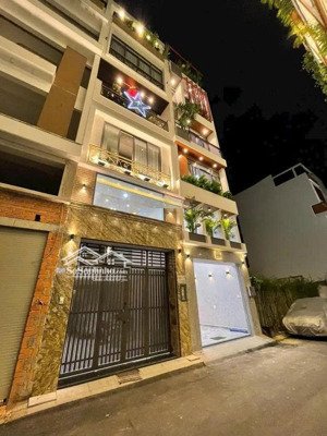 bán nhà trần quốc hoàn cầu phân lô ô tô tránh 55m 6 tầng. giá 18 tỷ