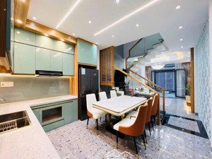 hàng ngộp gần công viên tầm vu,nhà(3pn3wc) 3tỷ588 dt 60m2 vuông vức, sát mặt tiền tầm vu